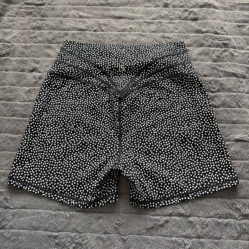 Shorts - Picture 3 of 6